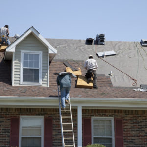 3 raisons pour lesquelles vous devriez choisir la réparation professionnelle des toits