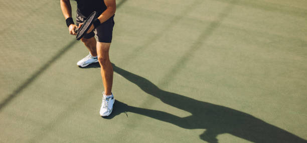Quels sont les revêtements possibles pour un court de tennis en béton poreux ?
