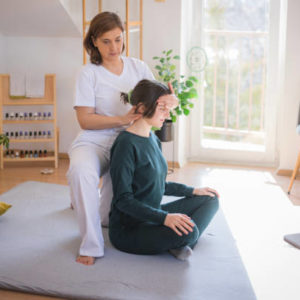Quels sont les signes indiquant qu&rsquo;un massage crânien à Lyon pourrait me faire du bien ?
