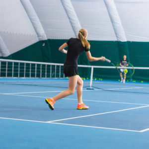 Comment niveler le sol pour un aménagement terrain de tennis ?
