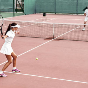 Quels équipements périphériques sont concernés par une renovation court de tennis à Saint-Raphaël ?