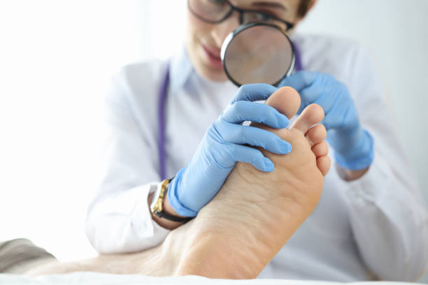 Comment un Podologue à Lyon peut-il aider à gérer les douleurs liées à l’arthrose du pied ?