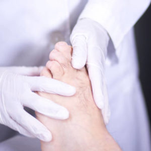 Comment un Podologue à Lyon peut-il aider à prévenir les blessures chez les sportifs amateurs ?