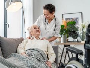 Les soins infirmiers à domicile à Langon incluent-ils les pansements et les injections ?