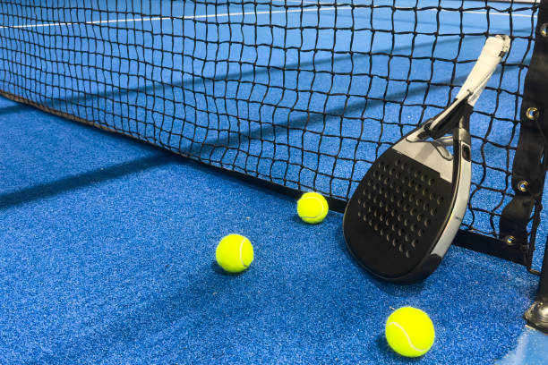 Les normes construction court de padel influencent-elles les délais ?