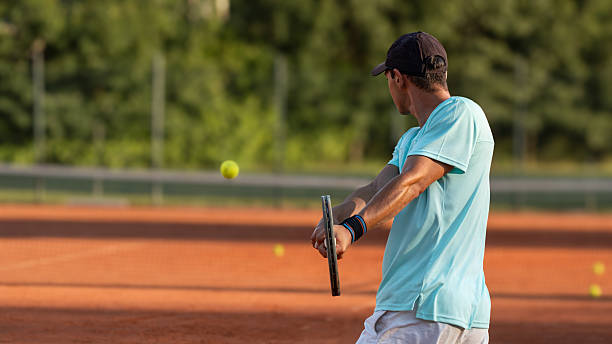 Quelle pente prévoir pour une construction court de tennis en terre battue à Poitiers ?